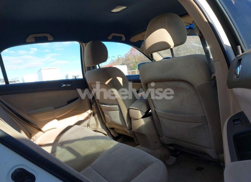 Photo 8 of 2005 Honda Accord 2.4 LX (VIN 1HGCM56465A164817)