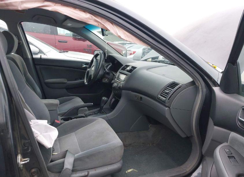 Photo 5 of 2005 Honda Accord 2.4 LX (VIN 1HGCM56465A170147)