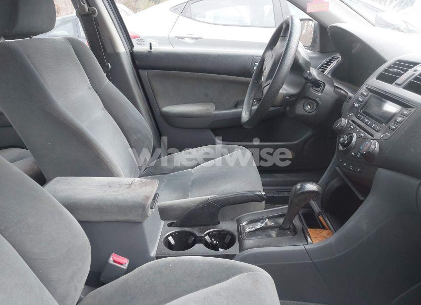 Photo 5 of 2006 Honda Accord 2.4 LX (VIN 1HGCM56466A046283)