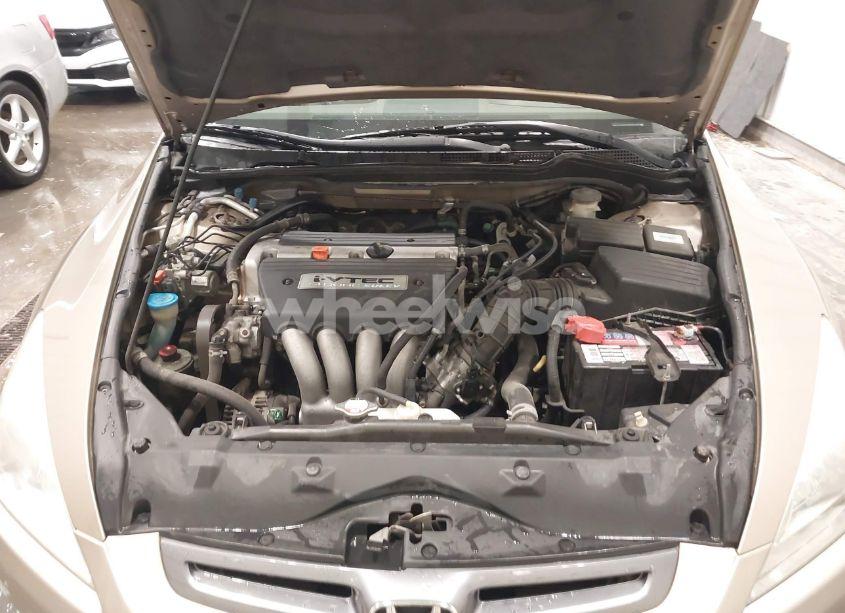Photo 10 of 2005 Honda Accord 2.4 LX (VIN 1HGCM56475A017843)