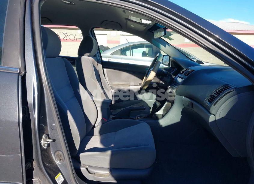 Photo 5 of 2005 Honda Accord 2.4 LX (VIN 1HGCM56475A024825)