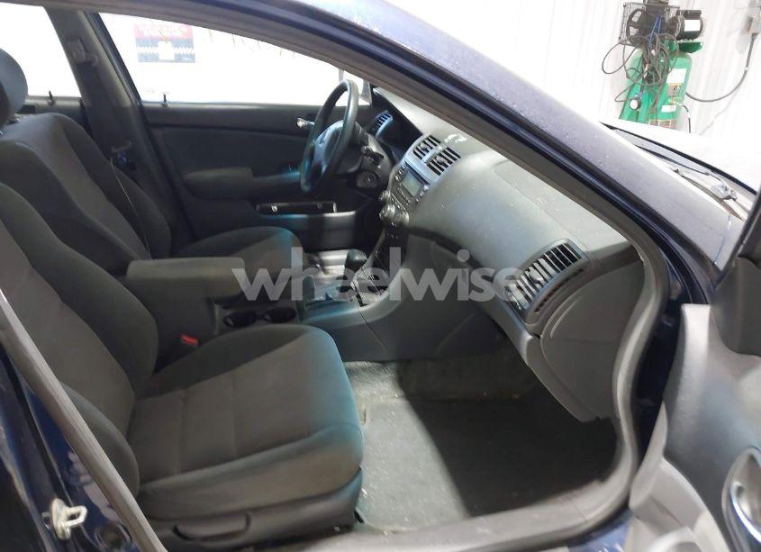 Photo 5 of 2005 Honda Accord 2.4 LX (VIN 1HGCM56475A028423)