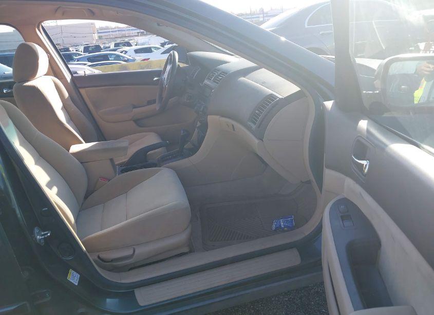 Photo 5 of 2005 Honda Accord 2.4 LX (VIN 1HGCM56475A076746)