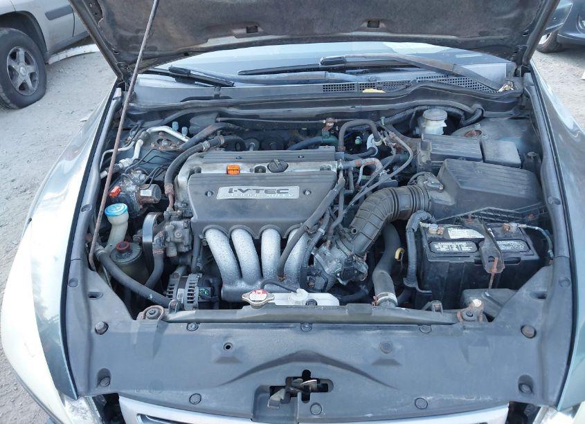Photo 10 of 2005 Honda Accord 2.4 LX (VIN 1HGCM56475A085088)