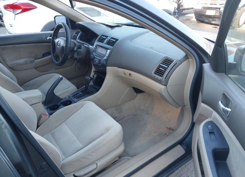 Photo 5 of 2005 Honda Accord 2.4 LX (VIN 1HGCM56475A085088)