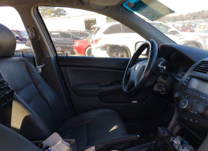 Photo 5 of 2005 Honda Accord 2.4 LX (VIN 1HGCM56475A115724)