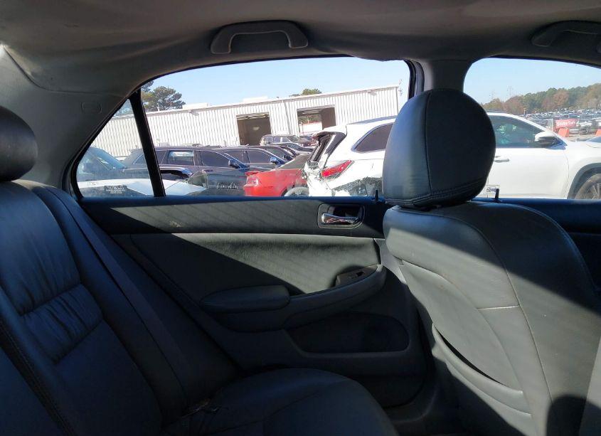 Photo 8 of 2005 Honda Accord 2.4 LX (VIN 1HGCM56475A115724)