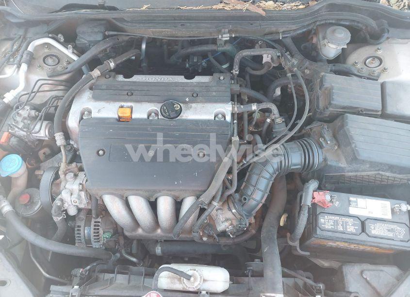 Photo 10 of 2005 Honda Accord 2.4 LX (VIN 1HGCM56475A127579)