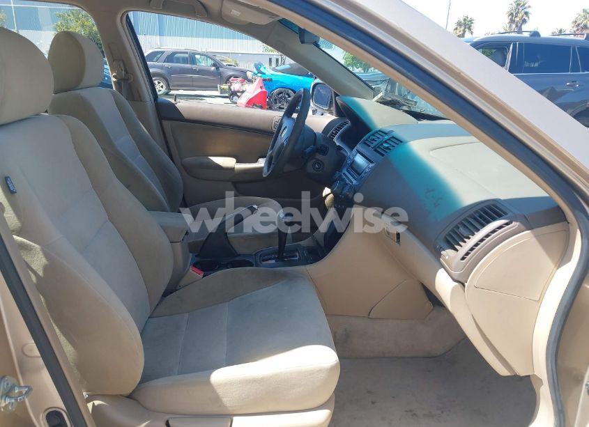 Photo 5 of 2005 Honda Accord 2.4 LX (VIN 1HGCM56475A127579)