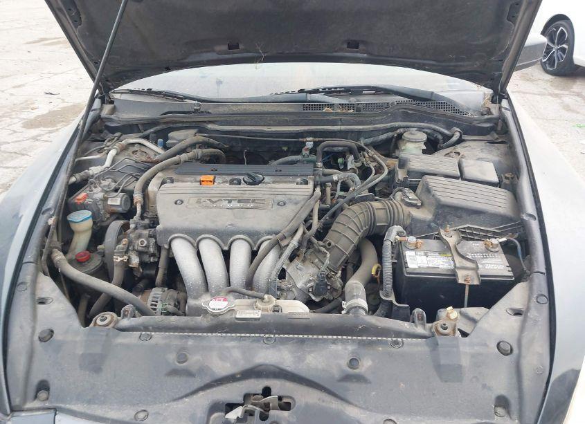 Photo 10 of 2005 Honda Accord 2.4 LX (VIN 1HGCM56475A130868)