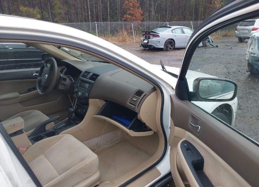 Photo 5 of 2005 Honda Accord 2.4 LX (VIN 1HGCM56475A145337)