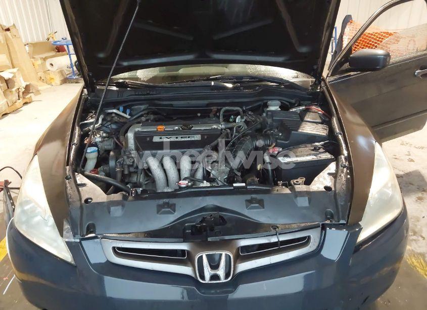 Photo 10 of 2005 Honda Accord 2.4 LX (VIN 1HGCM56475A193520)