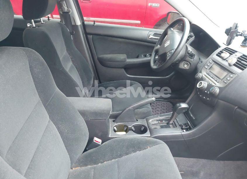 Photo 5 of 2006 Honda Accord 2.4 LX (VIN 1HGCM56476A063237)