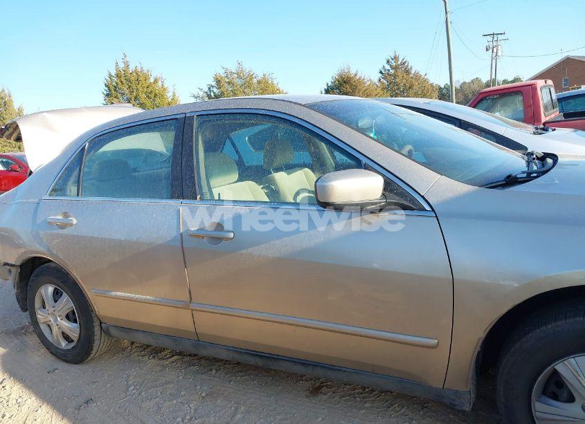 Photo 13 of 2005 Honda Accord 2.4 LX (VIN 1HGCM56485A006463)