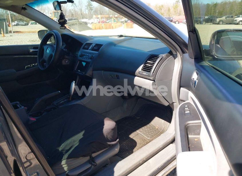 Photo 5 of 2005 Honda Accord 2.4 LX (VIN 1HGCM56485A065691)