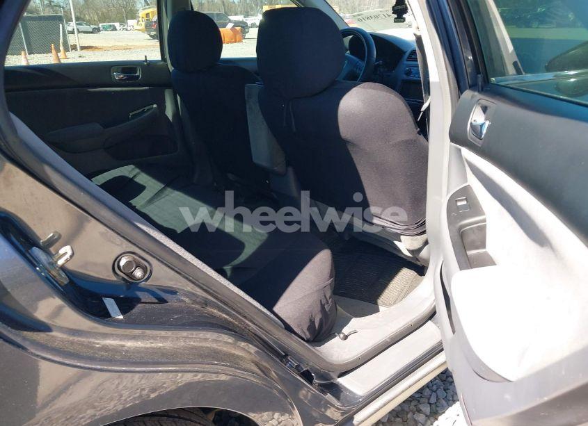 Photo 8 of 2005 Honda Accord 2.4 LX (VIN 1HGCM56485A065691)