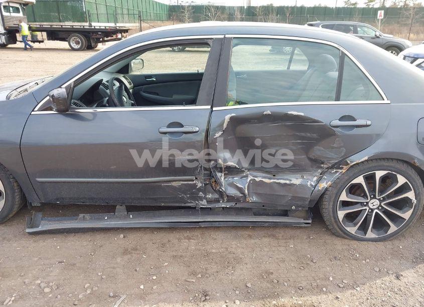 Photo 6 of 2005 Honda Accord 2.4 LX (VIN 1HGCM56485A090476)