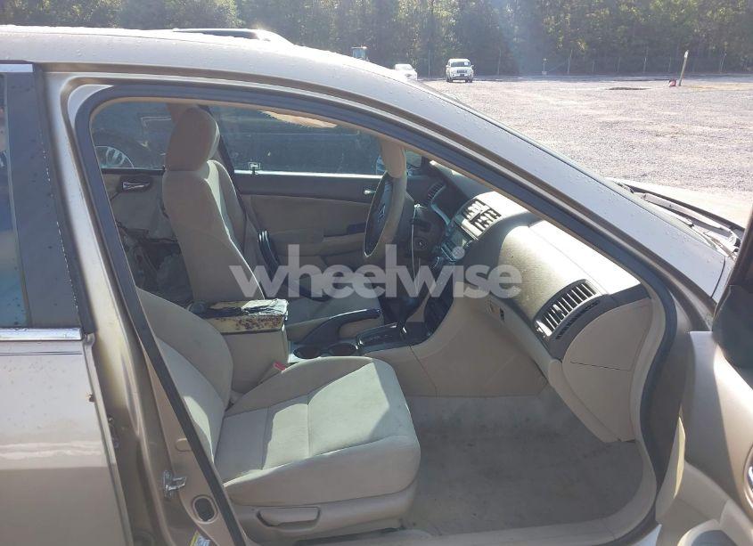 Photo 5 of 2005 Honda Accord 2.4 LX (VIN 1HGCM56485A125209)