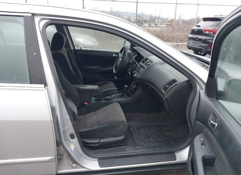 Photo 5 of 2005 Honda Accord 2.4 LX (VIN 1HGCM56485A140910)