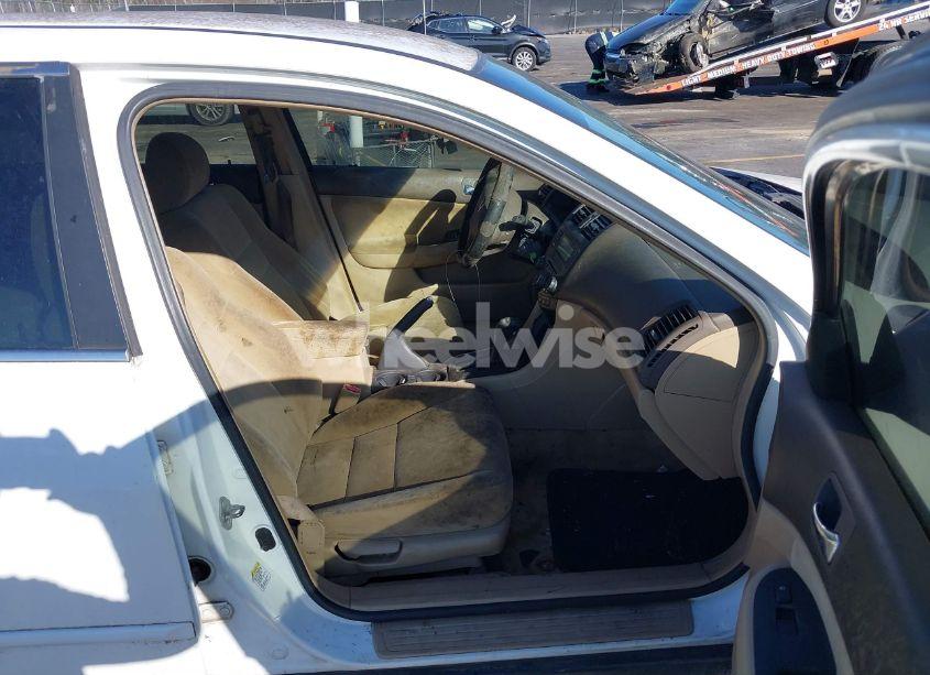 Photo 5 of 2006 Honda Accord 2.4 LX (VIN 1HGCM56486A058581)