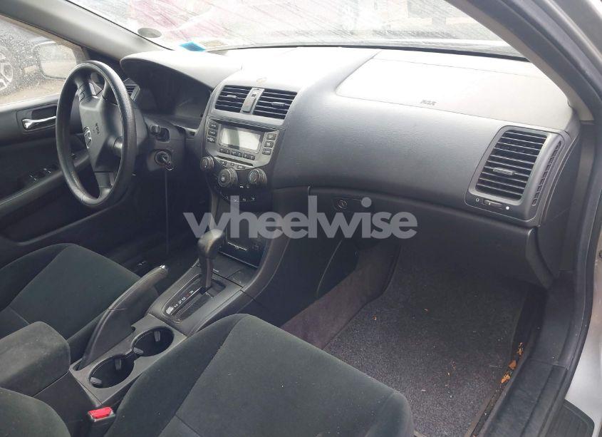 Photo 5 of 2006 Honda Accord 2.4 LX (VIN 1HGCM56486A095002)