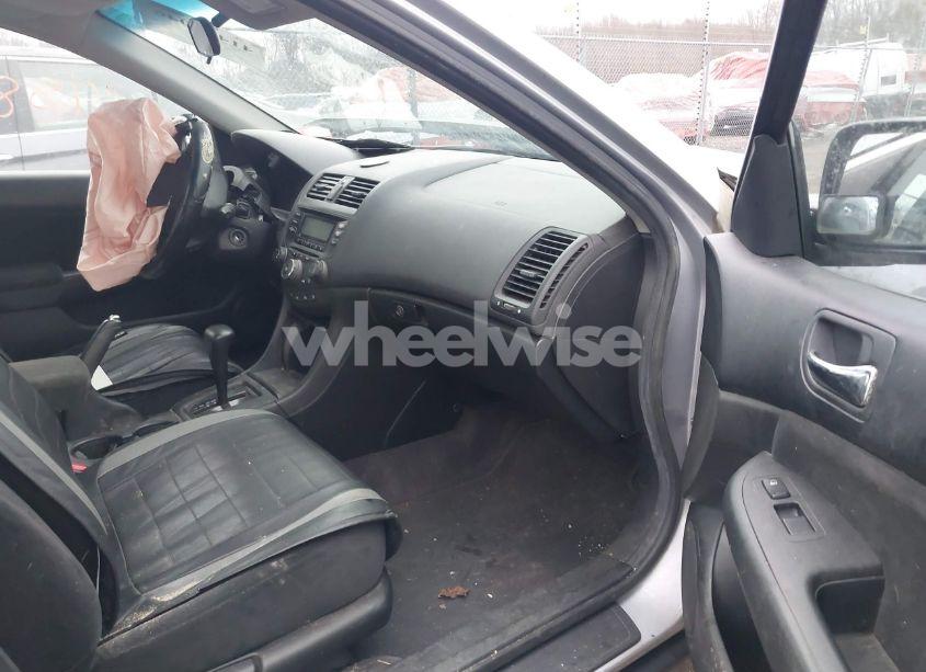 Photo 5 of 2004 Honda Accord 2.4 LX (VIN 1HGCM56494A146567)