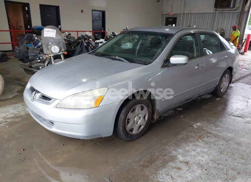 Photo 2 of 2005 Honda Accord 2.4 LX (VIN 1HGCM56495A056014)