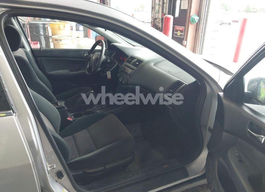 Photo 5 of 2005 Honda Accord 2.4 LX (VIN 1HGCM56495A056014)