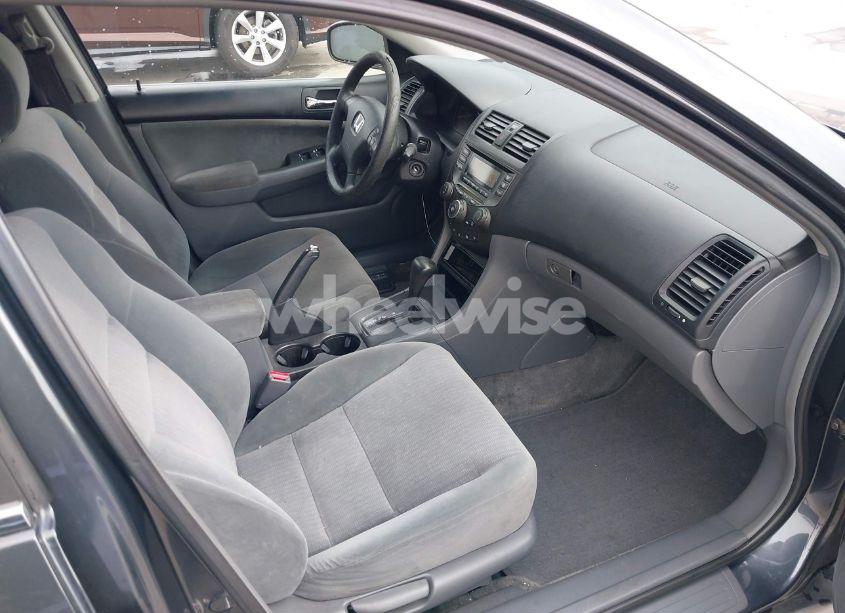 Photo 5 of 2005 Honda Accord 2.4 LX (VIN 1HGCM56495A057888)