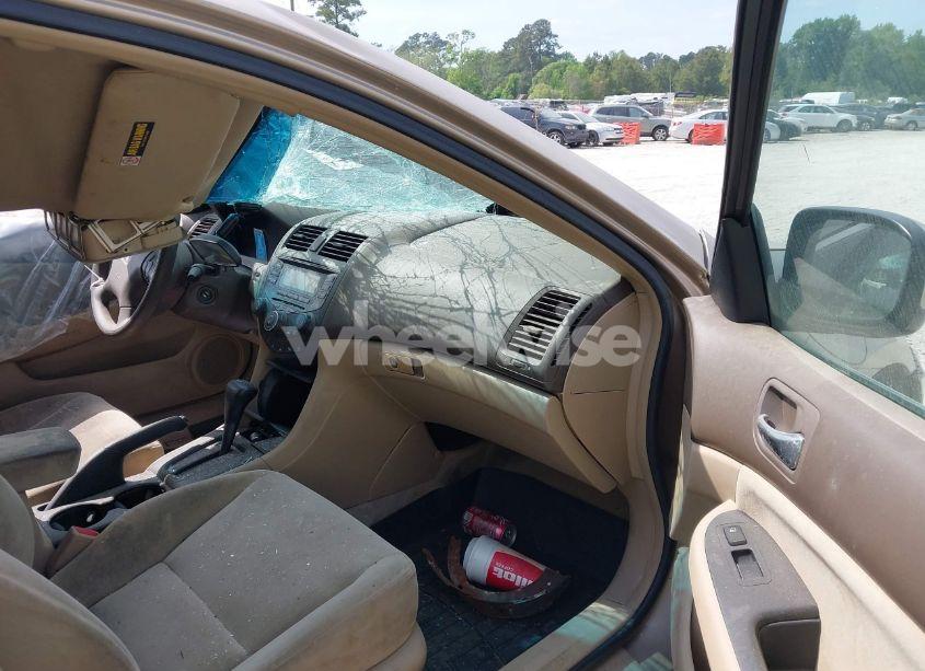 Photo 5 of 2005 Honda Accord 2.4 LX (VIN 1HGCM56495A120214)