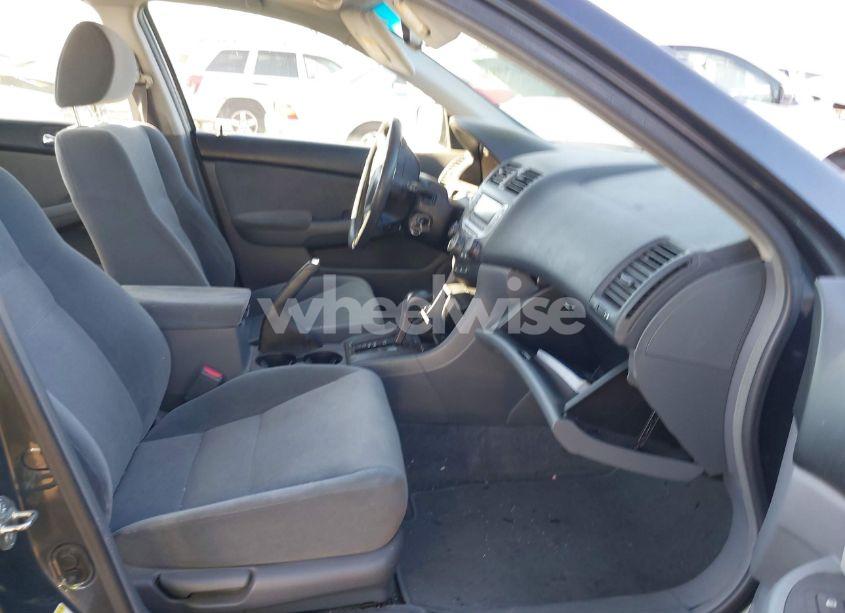 Photo 5 of 2006 Honda Accord 2.4 LX (VIN 1HGCM56496A066463)