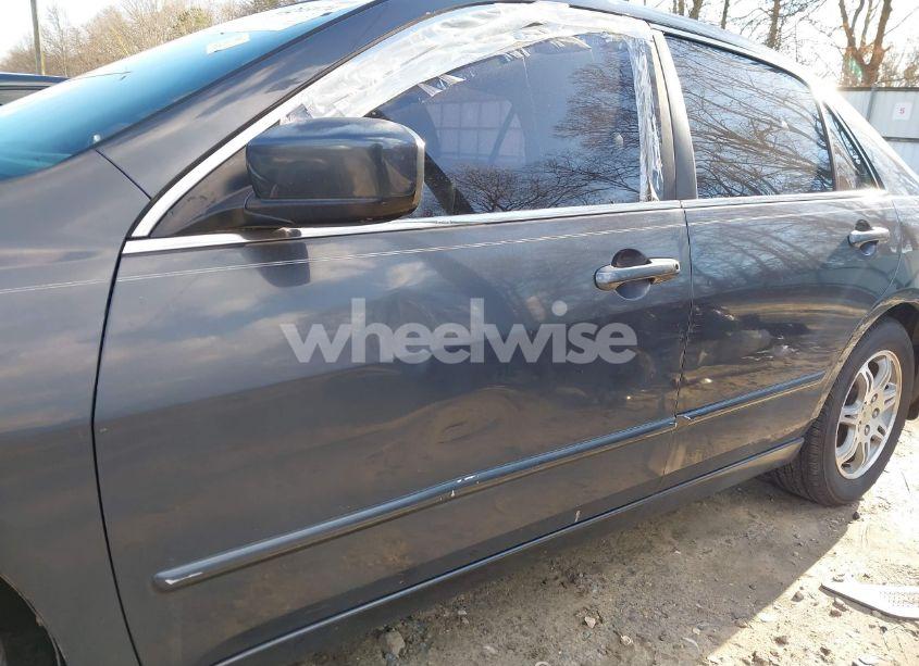 Photo 17 of 2003 Honda Accord 2.4 EX (VIN 1HGCM56683A083025)