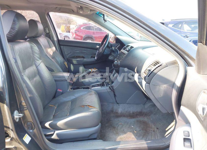 Photo 5 of 2003 Honda Accord 2.4 EX (VIN 1HGCM56683A083025)
