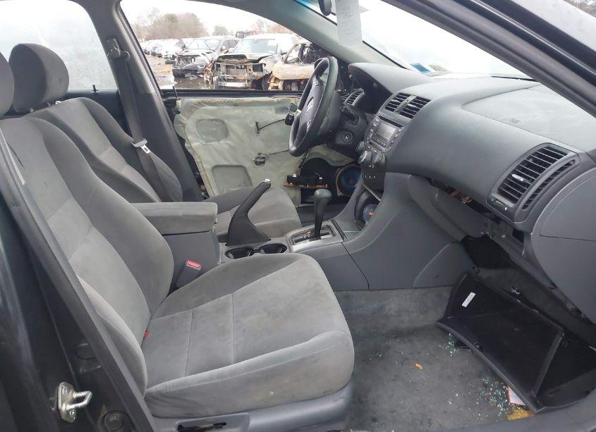 Photo 5 of 2004 Honda Accord 2.4 EX (VIN 1HGCM566X4A066583)