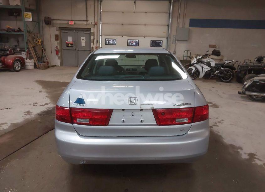 Photo 16 of 2005 Honda Accord 2.4 EX (VIN 1HGCM56705A033084)