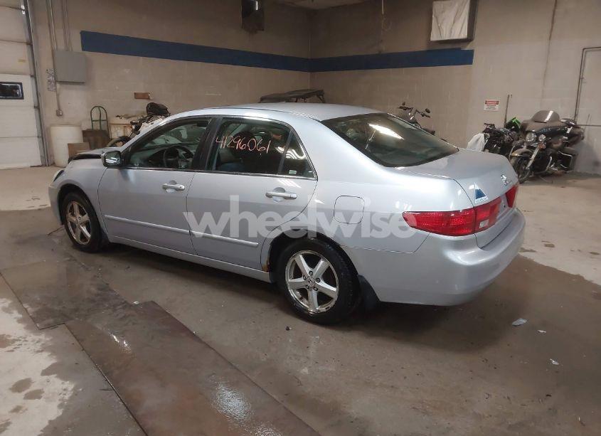 Photo 3 of 2005 Honda Accord 2.4 EX (VIN 1HGCM56705A033084)