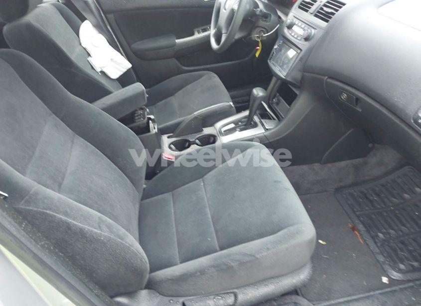 Photo 5 of 2005 Honda Accord 2.4 EX (VIN 1HGCM56705A049513)