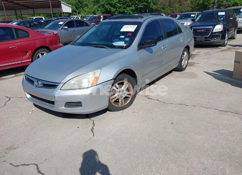 Photo 2 of 2006 Honda Accord 2.4 EX (VIN 1HGCM56706A010938)