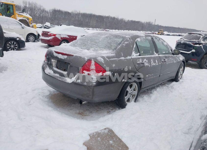Photo 4 of 2006 Honda Accord 2.4 EX (VIN 1HGCM56716A152215)
