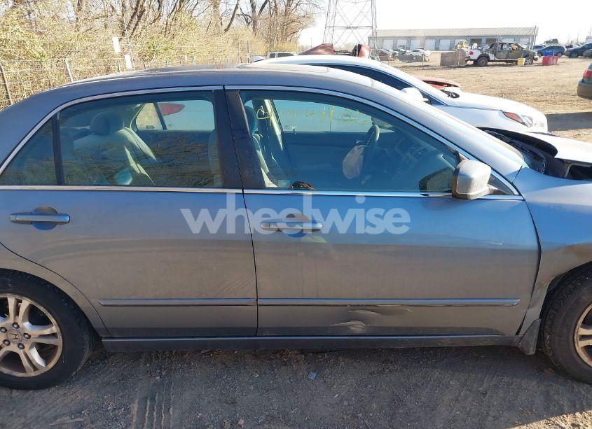 Photo 13 of 2007 Honda Accord 2.4 EX (VIN 1HGCM56717A095208)
