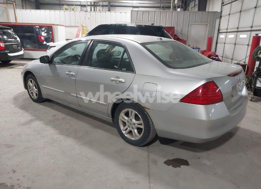 Photo 3 of 2007 Honda Accord 2.4 EX (VIN 1HGCM56717A105896)