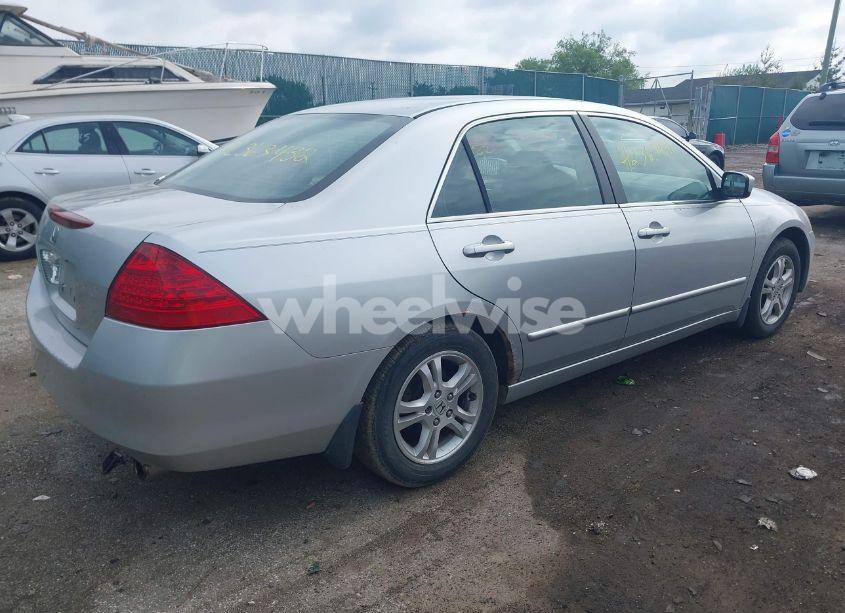 Photo 4 of 2007 Honda Accord 2.4 EX (VIN 1HGCM56717A156590)