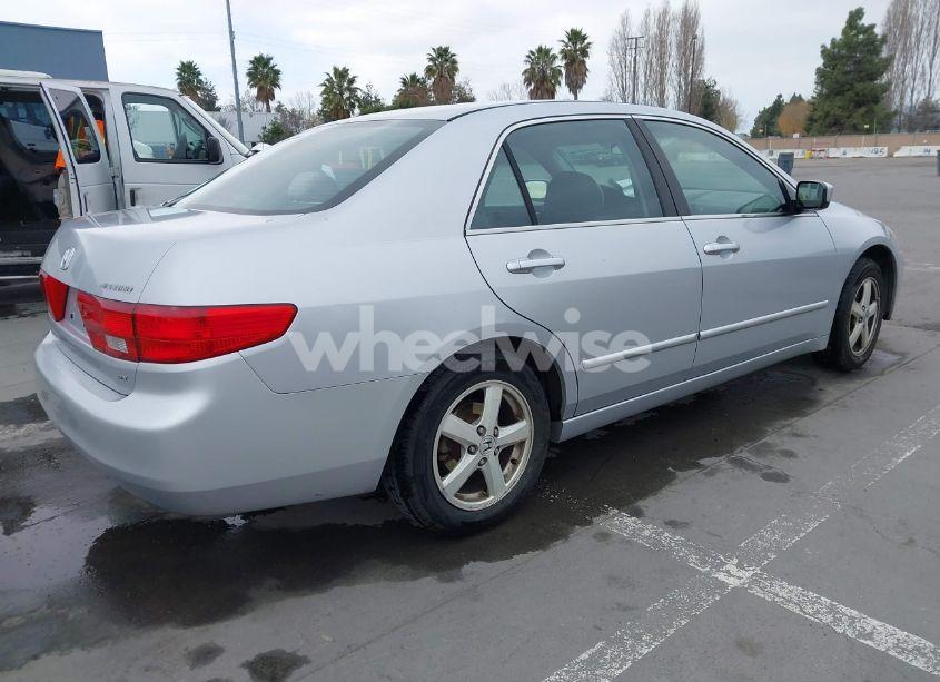 Photo 4 of 2005 Honda Accord 2.4 EX (VIN 1HGCM56725A117357)