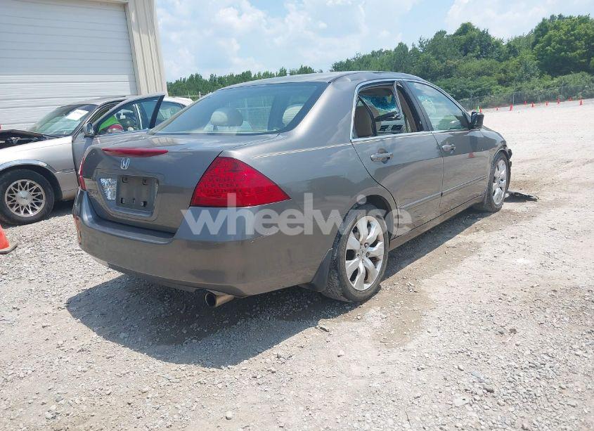 Photo 4 of 2006 Honda Accord 2.4 EX (VIN 1HGCM56726A106117)
