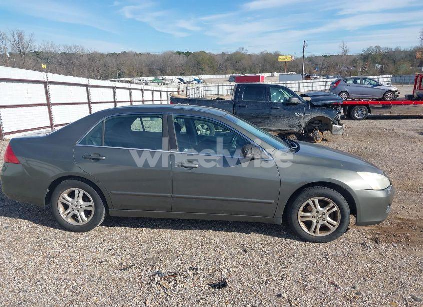 Photo 16 of 2006 Honda Accord 2.4 EX (VIN 1HGCM56746A025376)