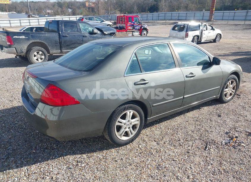 Photo 4 of 2006 Honda Accord 2.4 EX (VIN 1HGCM56746A025376)
