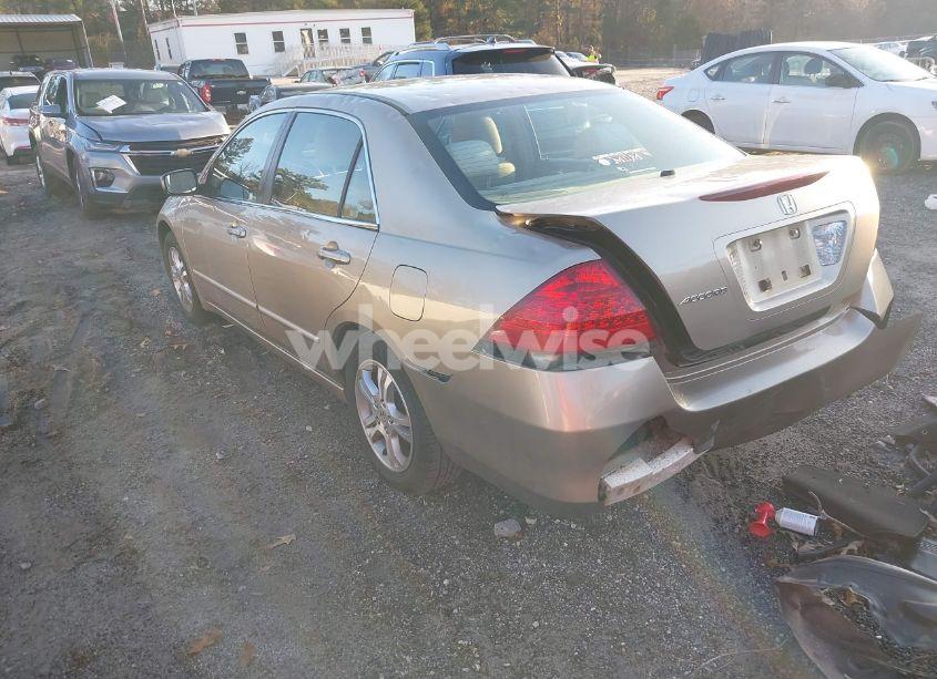 Photo 3 of 2007 Honda Accord 2.4 EX (VIN 1HGCM56747A072313)