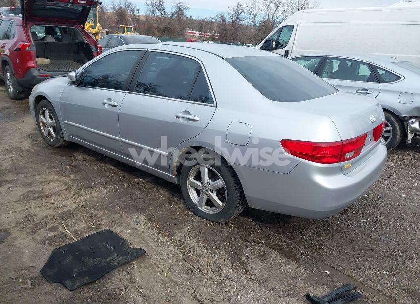 Photo 3 of 2005 Honda Accord 2.4 EX (VIN 1HGCM56765A061097)