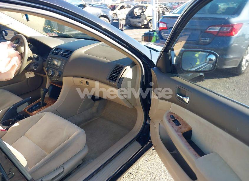 Photo 5 of 2005 Honda Accord 2.4 EX (VIN 1HGCM56775A081777)