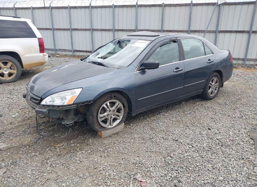 Photo 2 of 2007 Honda Accord 2.4 EX (VIN 1HGCM56777A005317)